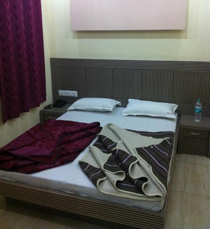 Hotel S B Inn Nuova Delhi Esterno foto