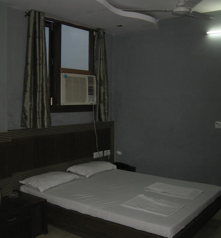 Hotel S B Inn Nuova Delhi Esterno foto