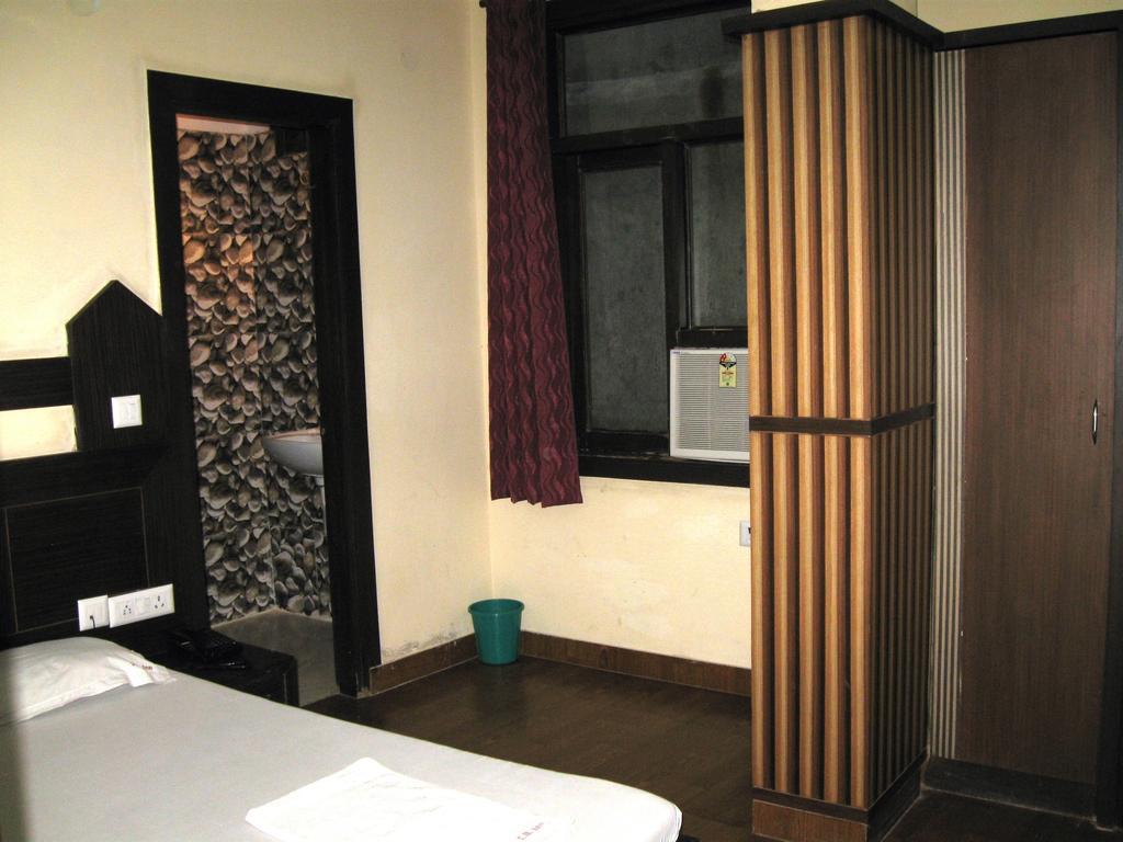 Hotel S B Inn Nuova Delhi Camera foto